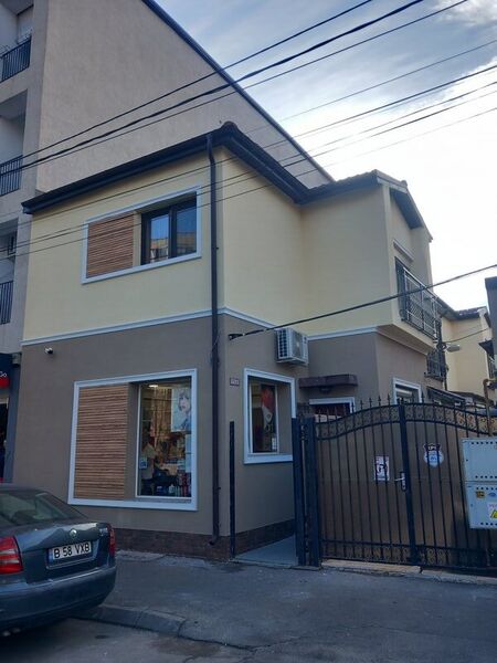 Echipa pentru amenajari interioare si exterioare